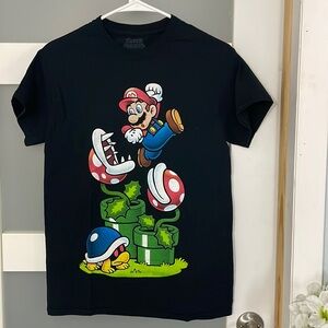 Super Mario Mens T-Shirt Small Guys Top Shirt Black Mario Piranha Plant